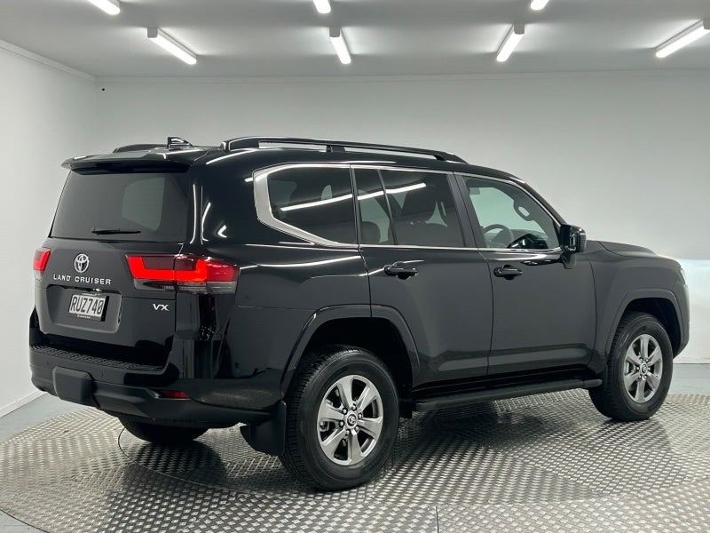 2026 Toyota Land Cruiser 300 VX 3.3DT 4WD image 3