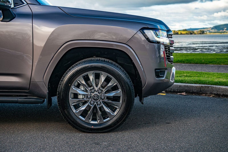 2026 Toyota Land Cruiser 300 VX Limited 3.3DT 4WD image 4