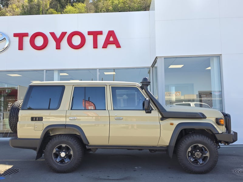 2026 Toyota Land Cruiser 70 LX 2.8DT 6AT 4WD WG... image 2