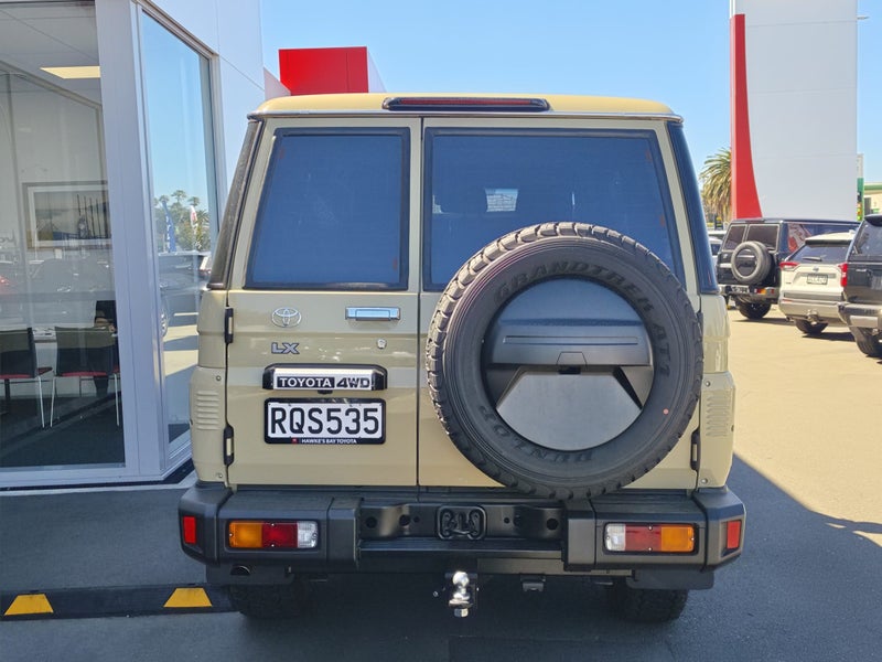 2026 Toyota Land Cruiser 70 LX 2.8DT 6AT 4WD WG... image 4