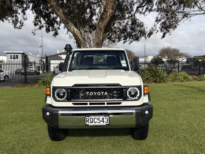 2026 Toyota Land Cruiser 70 LX 2.8DT Automatic... image 2