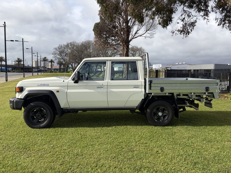 2026 Toyota Land Cruiser 70 LX 2.8DT Automatic... image 5