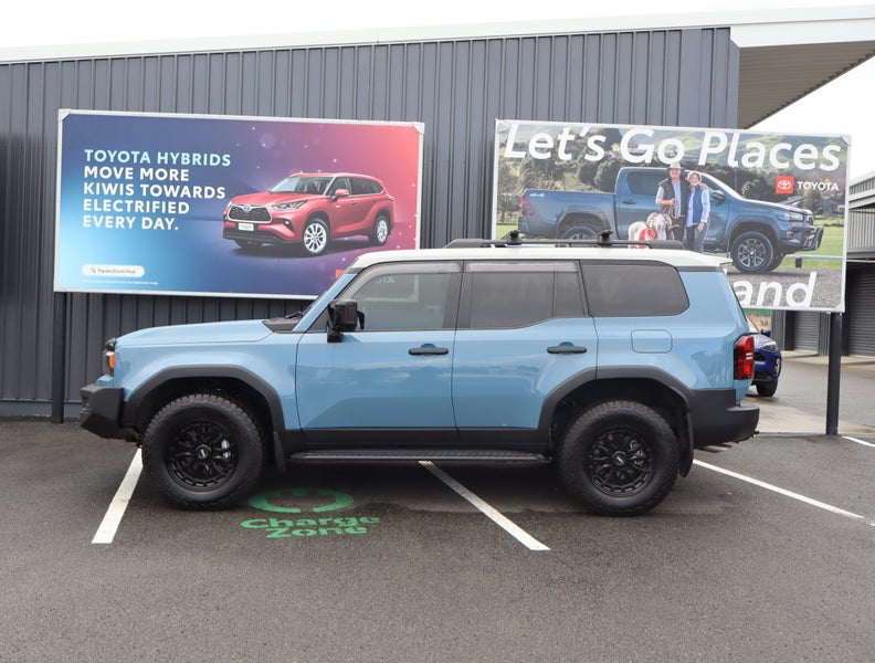 2026 Toyota Land Cruiser Prado ADV 2.8D Hybrid... image 4