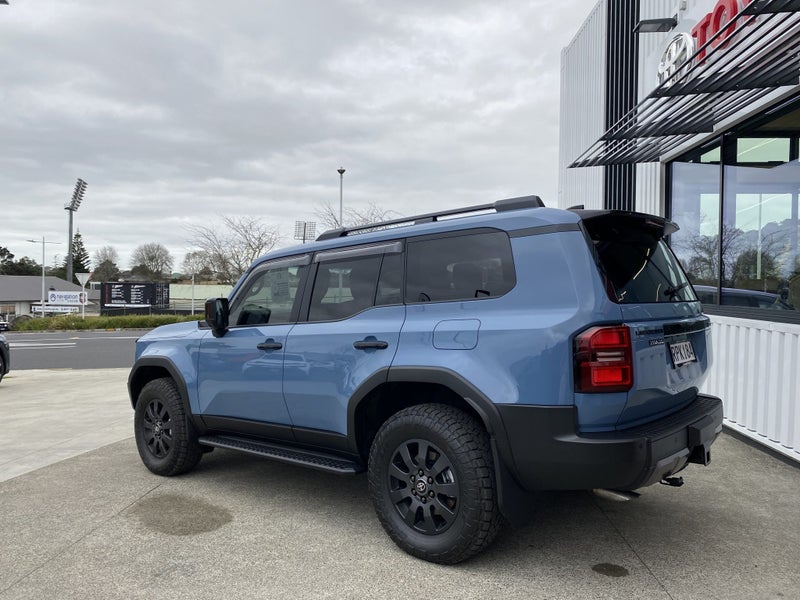 2026 Toyota Land Cruiser Prado ADV 2.8D Hybrid... image 3