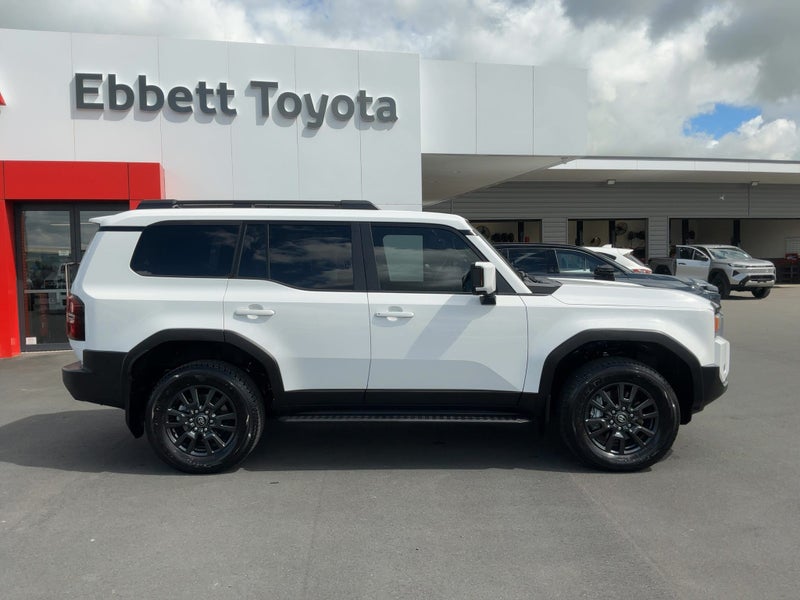 2026 Toyota Land Cruiser Prado GXL 2.8D Hybrid... image 2