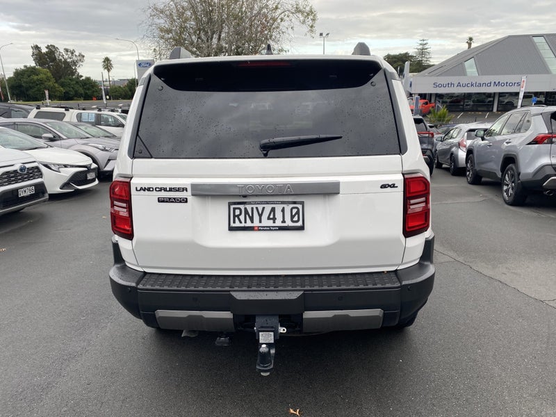 2026 Toyota Land Cruiser Prado Prado GXL 2.8D H... image 3