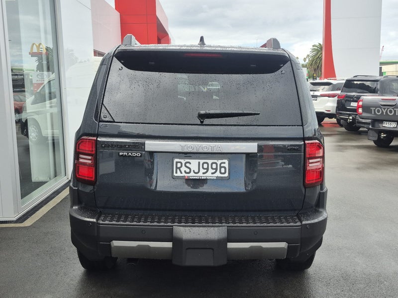 2026 Toyota Land Cruiser Prado Prado GXL 2.8DT... image 4
