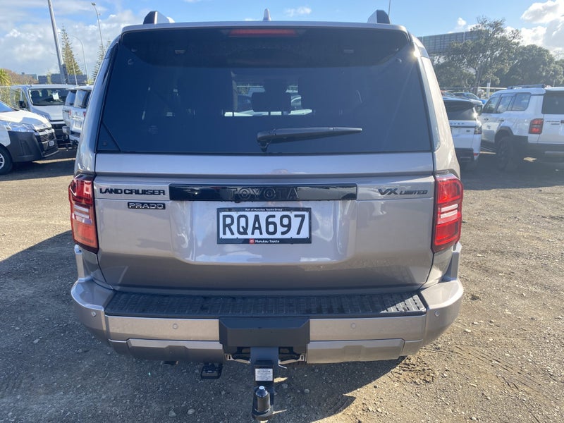 2026 Toyota Land Cruiser Prado VXL 2.8D Hybrid... image 3