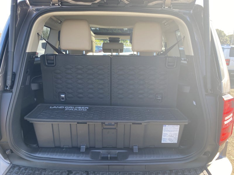 2026 Toyota Land Cruiser Prado VXL 2.8D Hybrid... image 5