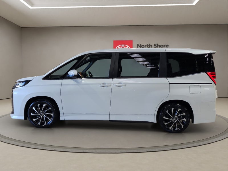 2026 Toyota Noah 1.8L Hybrid 2WD People Mover image 4