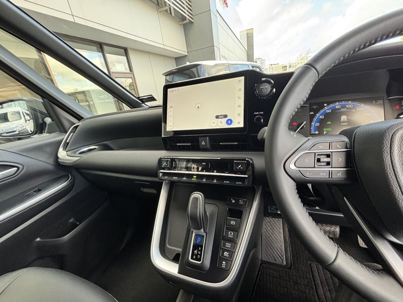 2026 Toyota Noah SZ 1.8 HYBRID image 2