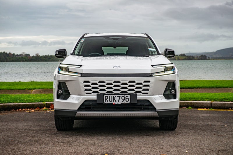 2026 Toyota RAV4 Limited 2.5P HEV ECVT AWD image 2