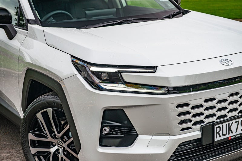 2026 Toyota RAV4 Limited 2.5P HEV ECVT AWD image 3