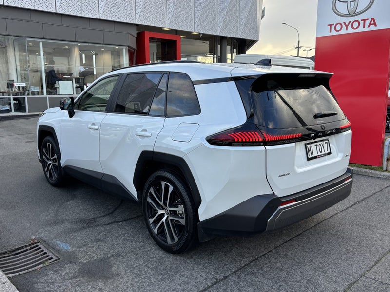 2026 Toyota RAV4 Limited 2.5P Hybrid AWD image 4