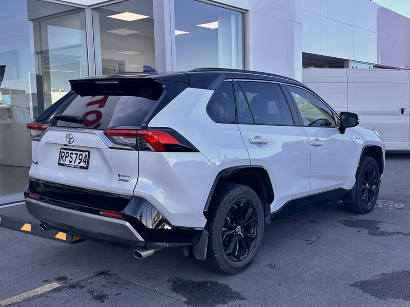 2026 Toyota RAV4 XSE 2.5P Hybrid Auto image 3