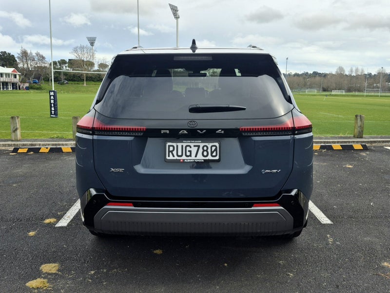 2026 Toyota RAV4 XSE 2.5P PHEV AWD image 5