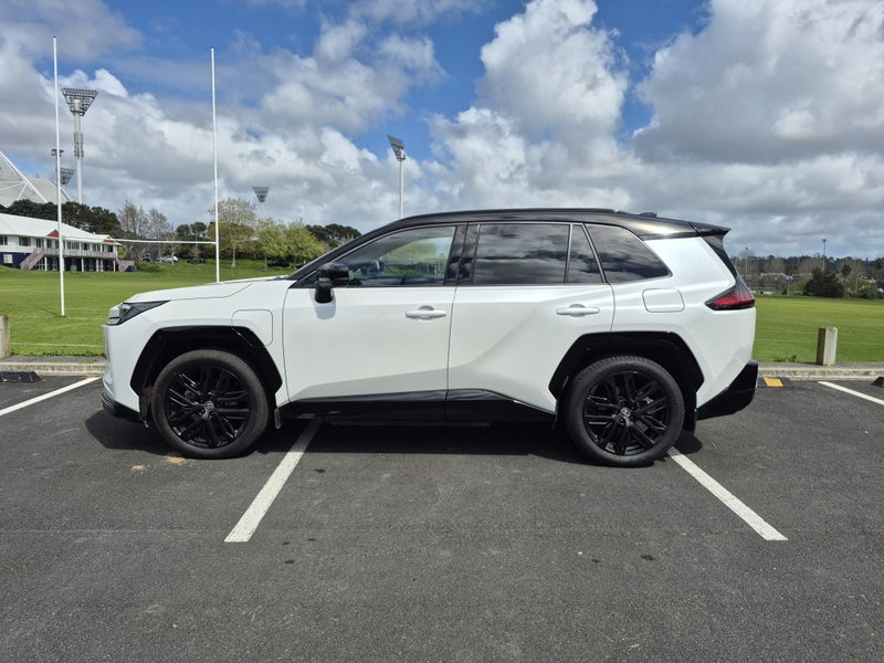 2026 Toyota RAV4 XSE 2.5P PHEV AWD SUV image 5