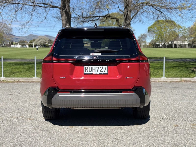 2026 Toyota RAV4 Xse Phev/Awd/Cvt image 4
