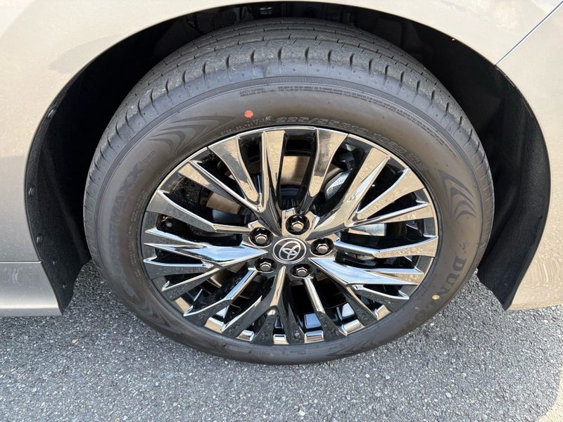 2026 Toyota Vellfire 2.5 Hybrid Z Premier image 5