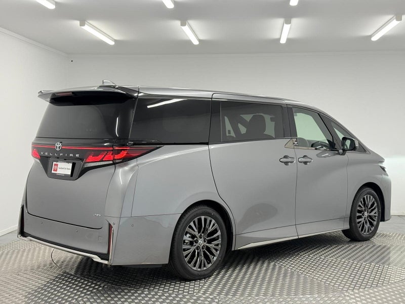 2026 Toyota Vellfire 2.5 Hybrid Z Premier image 3
