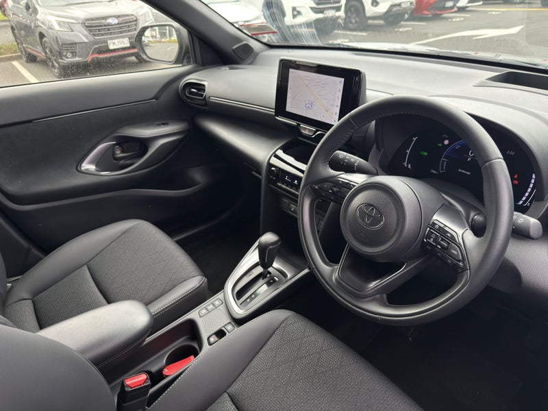 2026 Toyota Yaris Cross Cross Limited 1.5P HEV... image 2