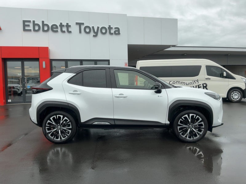 2026 Toyota Yaris Cross Cross Limited 1.5P HEV... image 2