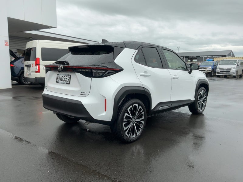 2026 Toyota Yaris Cross Cross Limited 1.5P HEV... image 3