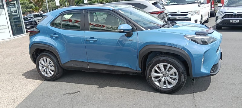 2026 Toyota Yaris Cross GX 1.5P HEV ECVT FWD SU... image 2