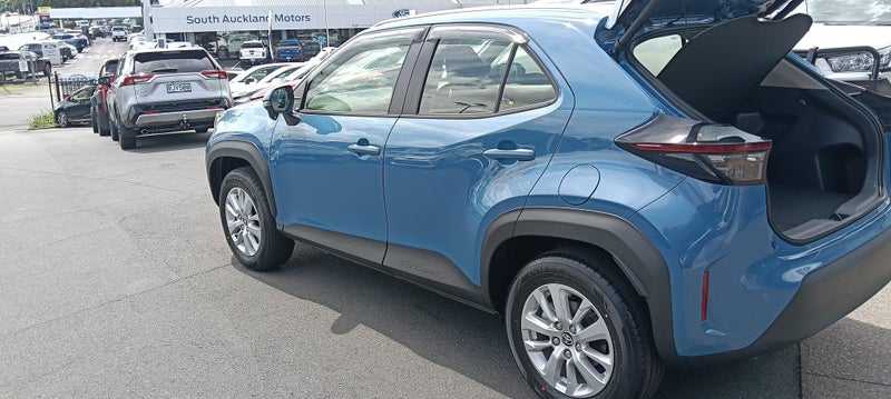 2026 Toyota Yaris Cross GX 1.5P HEV ECVT FWD SU... image 3