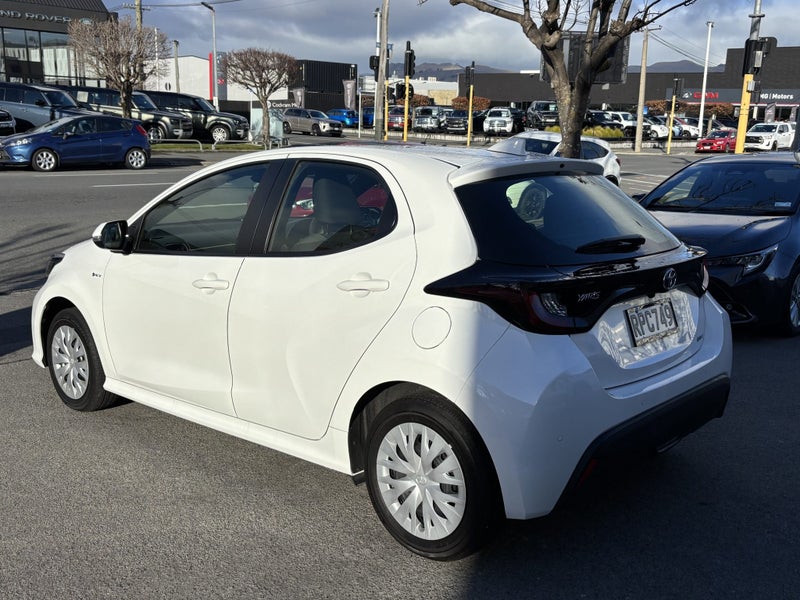 2026 Toyota Yaris GX 1.5P Hybrid CVT image 4