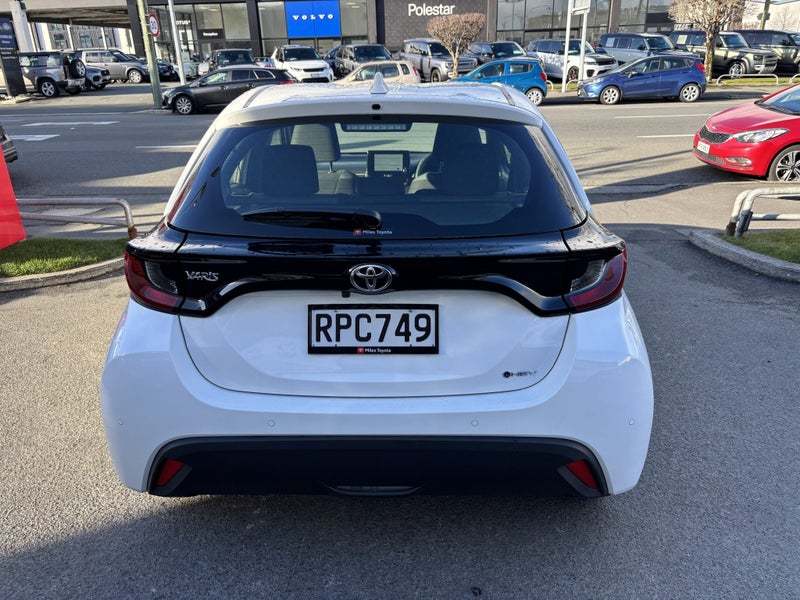 2026 Toyota Yaris GX 1.5P Hybrid CVT image 5
