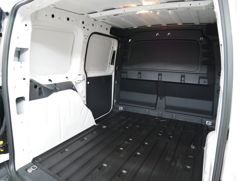 2026 Volkswagen Caddy Cargo TSI 220Nm DSG image 4