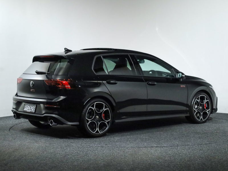 2026 Volkswagen Golf 8.5 GTI Touring 195kW image 5
