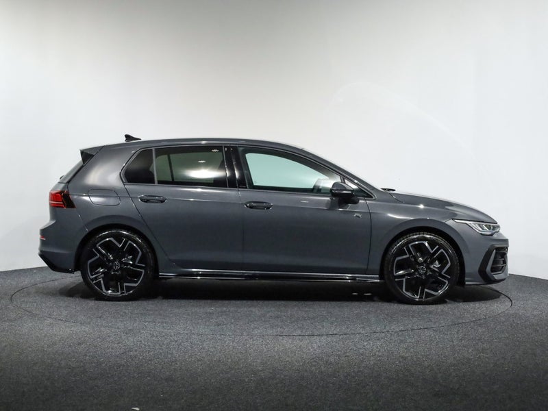 2026 Volkswagen Golf 8.5 R-Line 110kW image 5