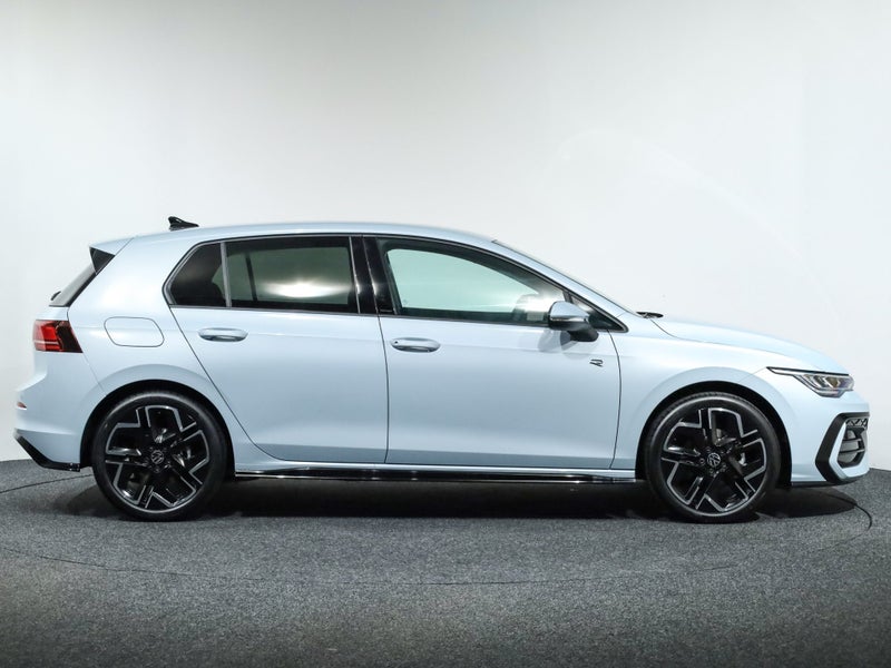 2026 Volkswagen Golf 8.5 R-Line 110kW image 4