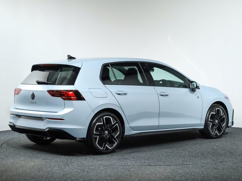 2026 Volkswagen Golf 8.5 R-Line 110kW image 5