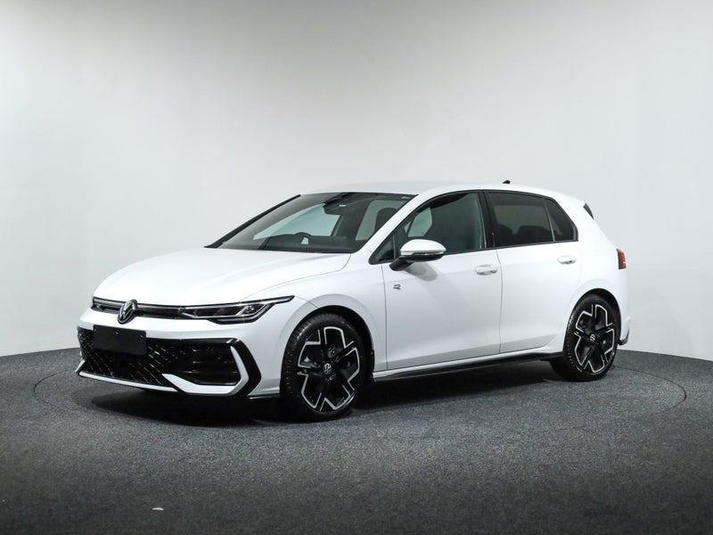 2026 Volkswagen Golf 8.5 R-Line 110kW image 3
