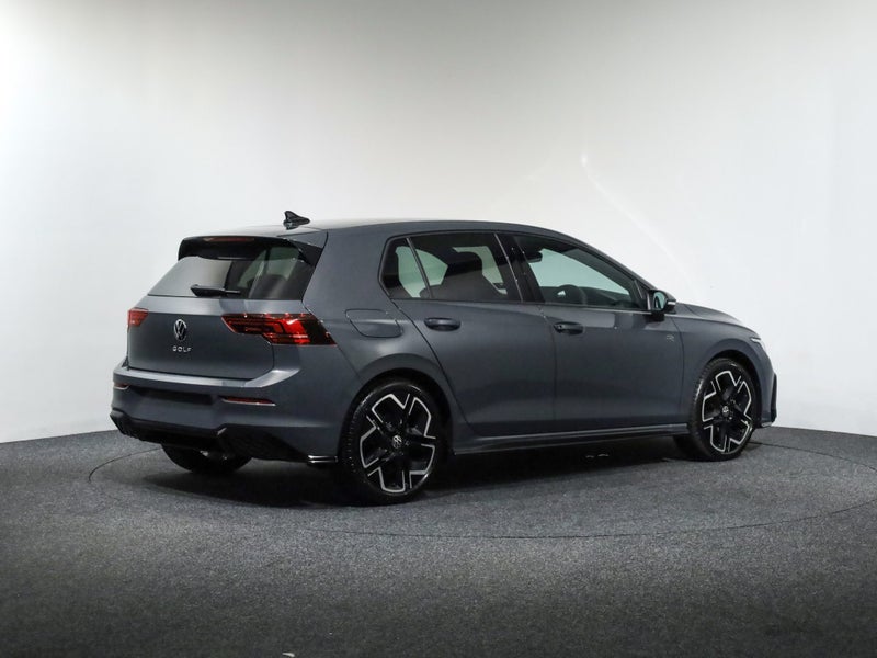 2026 Volkswagen Golf 8.5 R-Line 110kW image 5