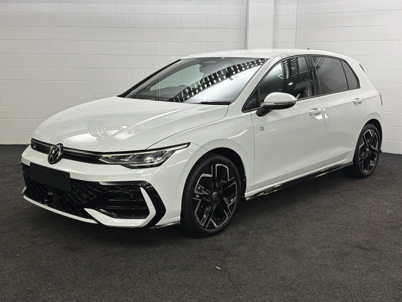 2026 Volkswagen Golf 8.5 R-LINE image 2