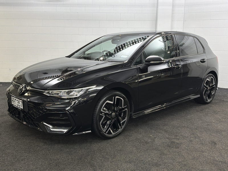 2026 Volkswagen Golf 8.5 R-LINE image 2
