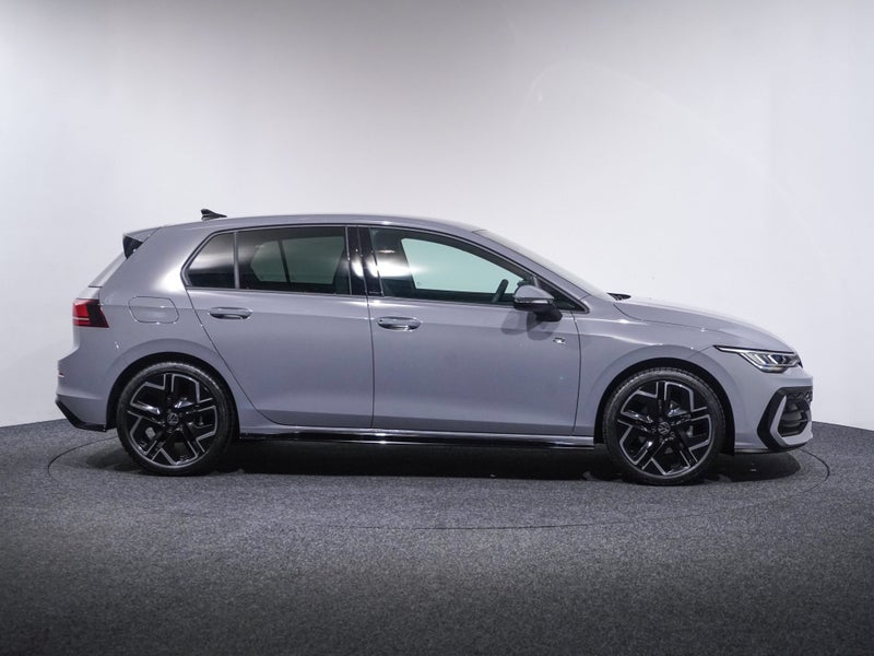 2026 Volkswagen Golf 8.5 R-Line Touring 110kW image 4
