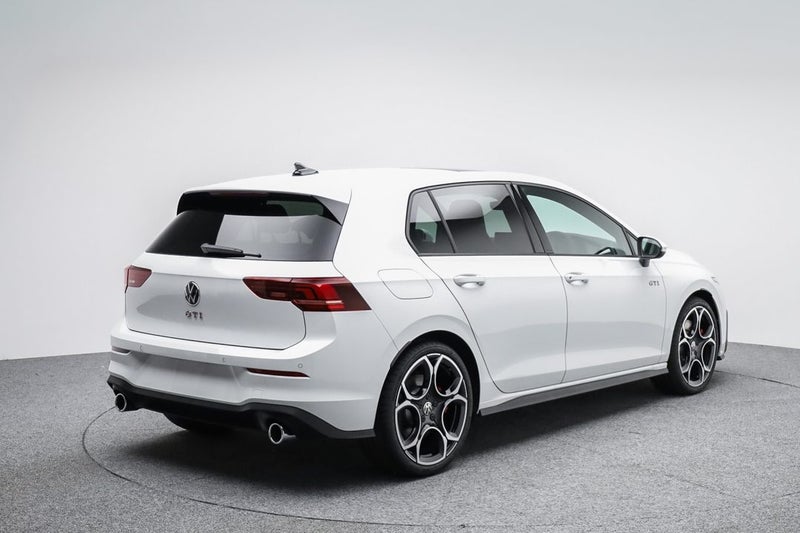 2026 Volkswagen Golf GTI image 5