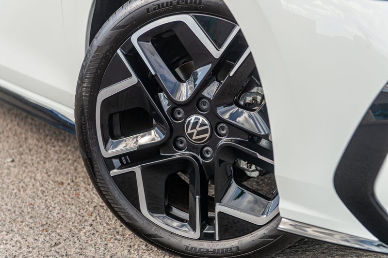2026 Volkswagen Golf R-Line 1.4 TSI image 5
