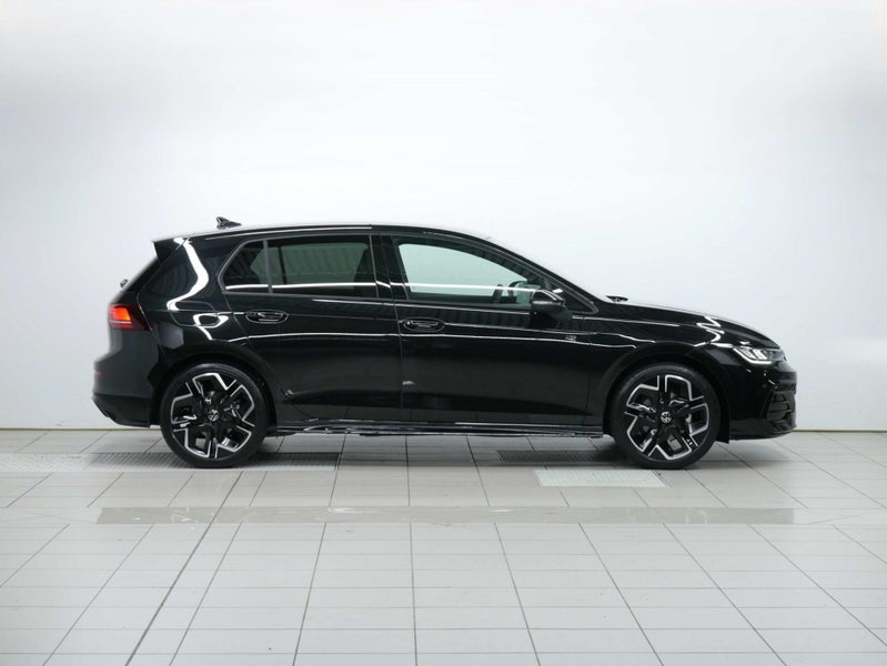 2026 Volkswagen Golf R-Line image 5