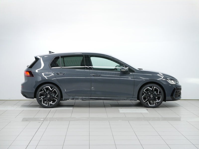 2026 Volkswagen Golf R-Line image 5