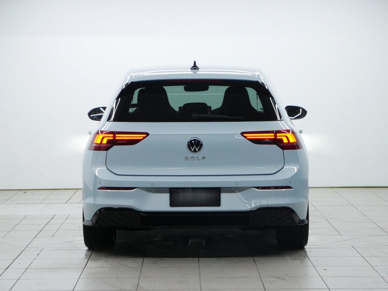 2026 Volkswagen Golf R-Line image 4