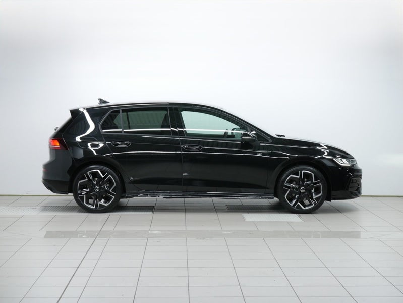 2026 Volkswagen Golf R-Line image 5