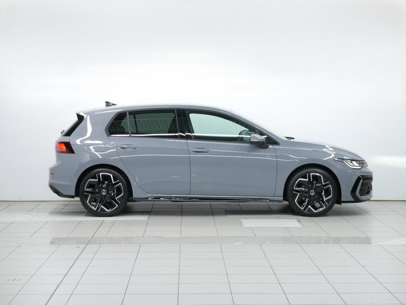 2026 Volkswagen Golf R-Line image 5