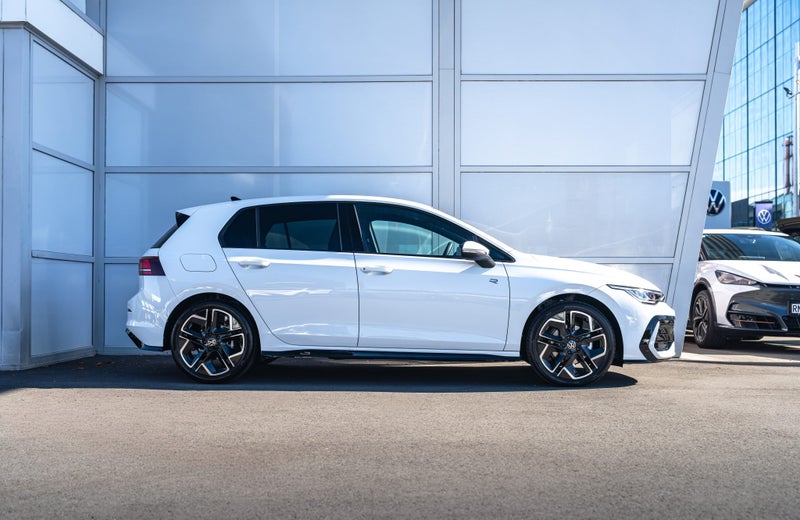 2026 Volkswagen Golf R-Line Touring Facelift 11... image 3