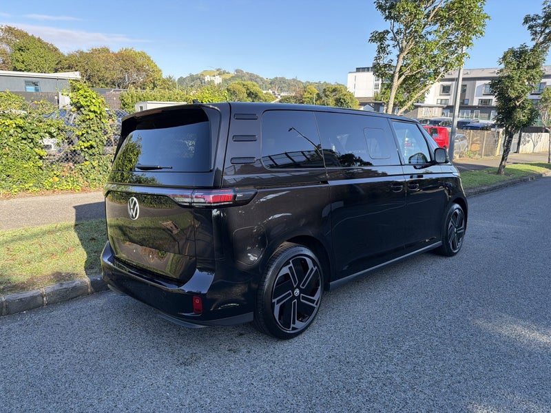 2026 Volkswagen ID. Buzz GTX image 3